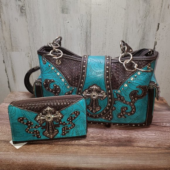 Handbags - 🛑🚨SOLD🚨🛑💞Turquoise bling conceal carry purse/wallet